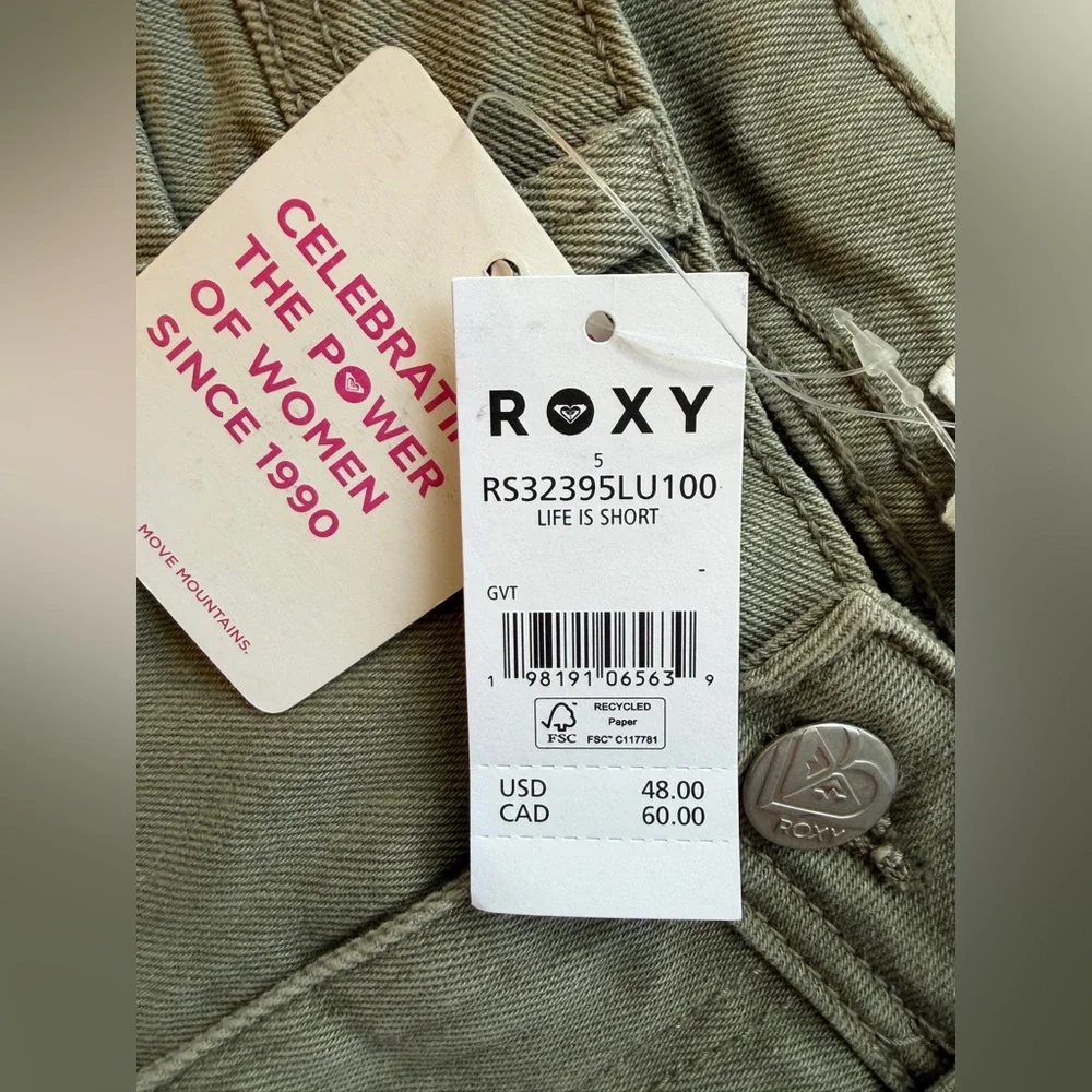 Roxy “Life is Short” Olive Green Shorts – Size 5 (NWT)
